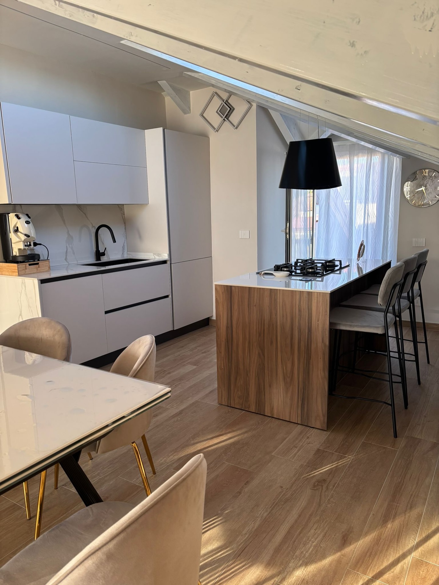 Cucina open space con isola